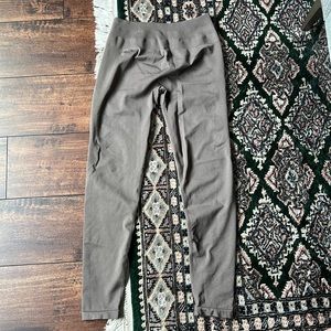 Aurola Amazon yoga leggings